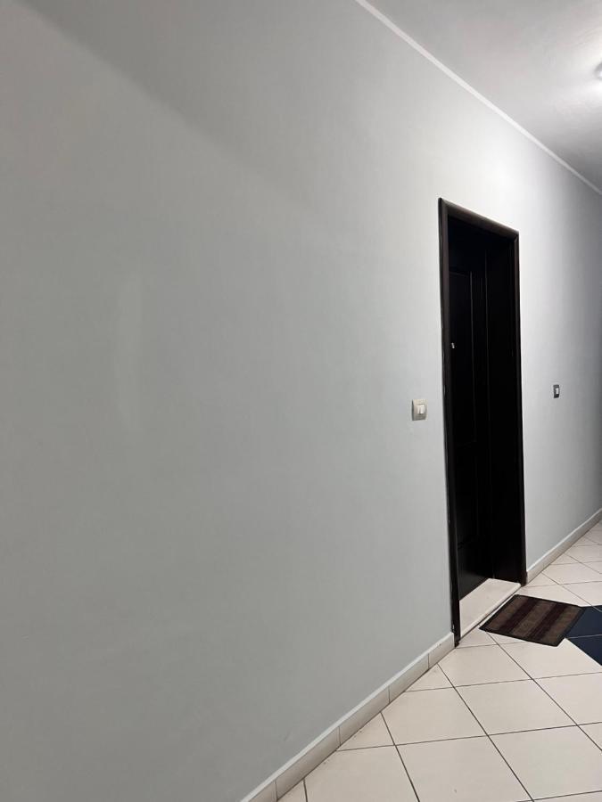 Comfy Apartament Lägenhet Vlorë Exteriör bild